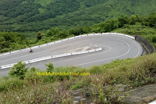 The spectacular Hai Van pass route between Hue and Hoi An