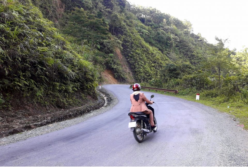 how to ride motorbike safe in vietnam
