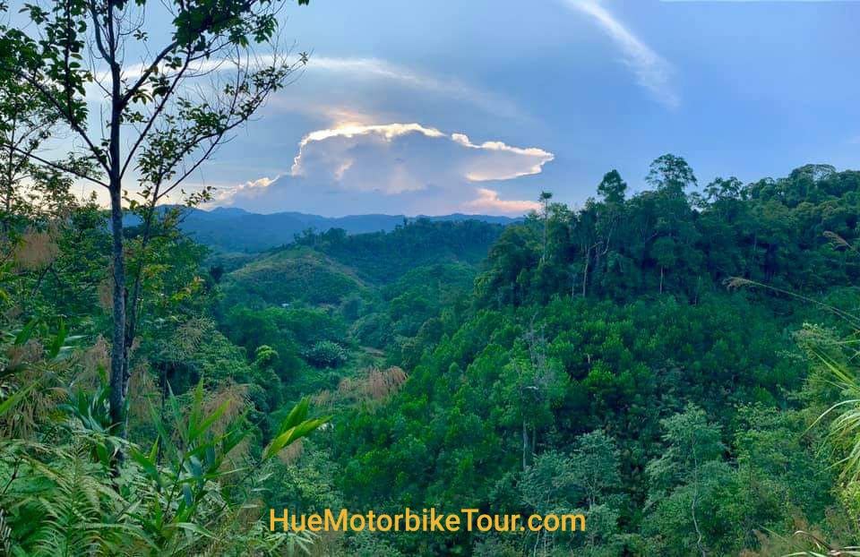 3 days guided motorcycle tour Vietnam